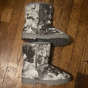 Stylish Velvet Gray Boots